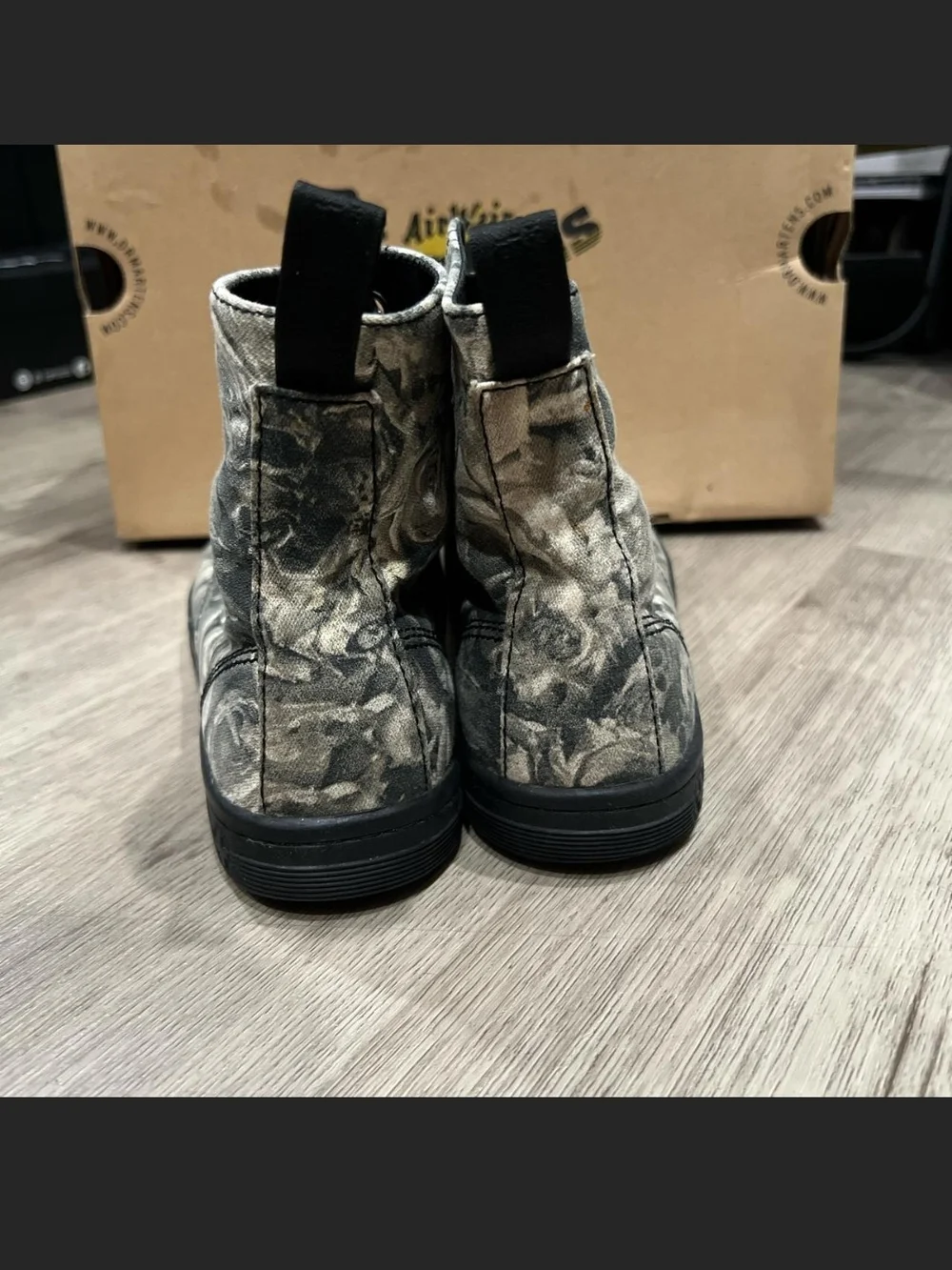 Dr. Martens AirWair Men's Skull And Roses Canvas High-Top Sneakers Size 7